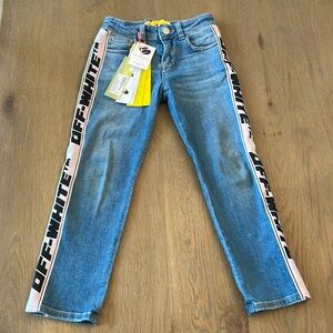 Off-White Kids
logo-tape straight-leg jeans Size Toddler 6